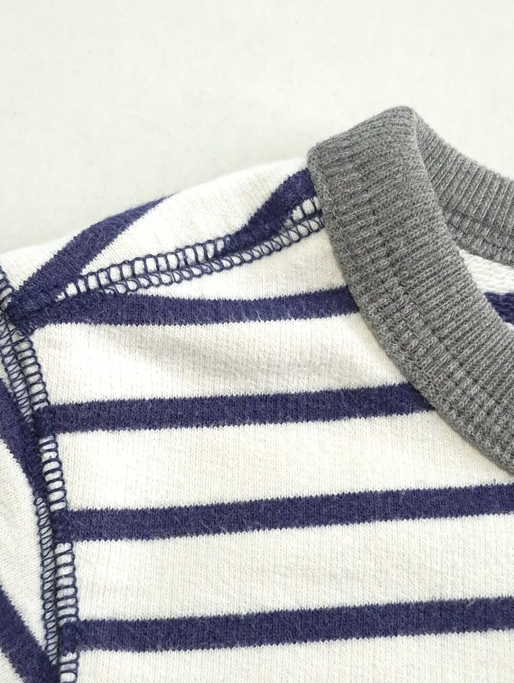 OshKosh B'gosh Boys Size 6 Blue White Striped Crewneck Sweatshirt Pullover - Picture 13 of 15